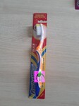 Зубна щітка Fresh& White Max effect середня жосткість